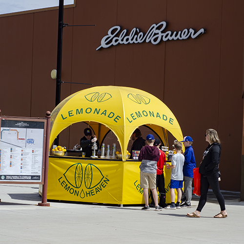 Lemon Heaven kiosk at Albertville Premium Outlets in Minnesota